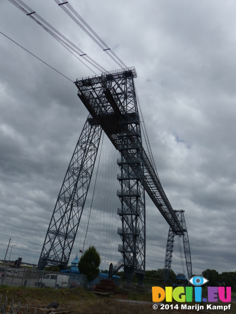 FZ006411 Newport Transporter bridge